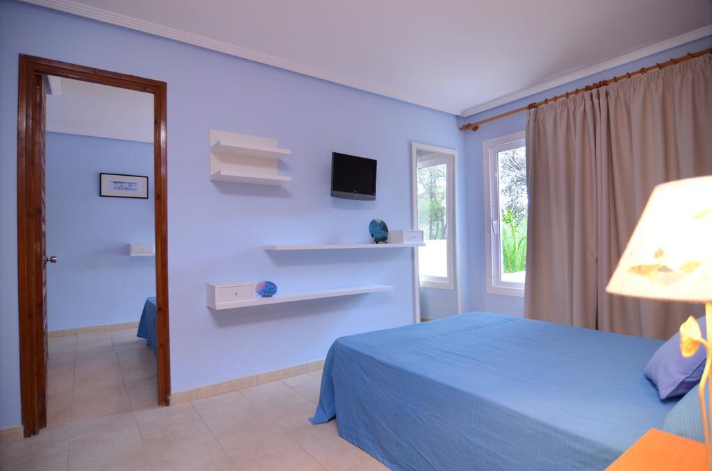 Hostal Cala Boix Es Cana Værelse billede