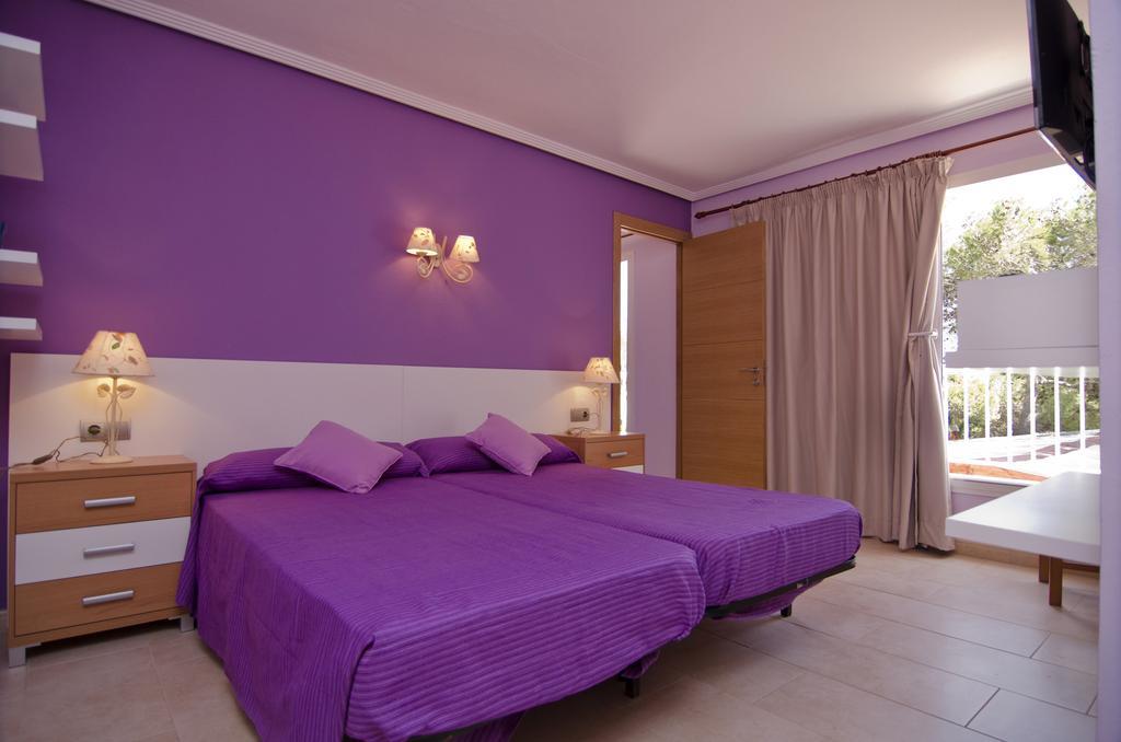 Hostal Cala Boix Es Cana Eksteriør billede