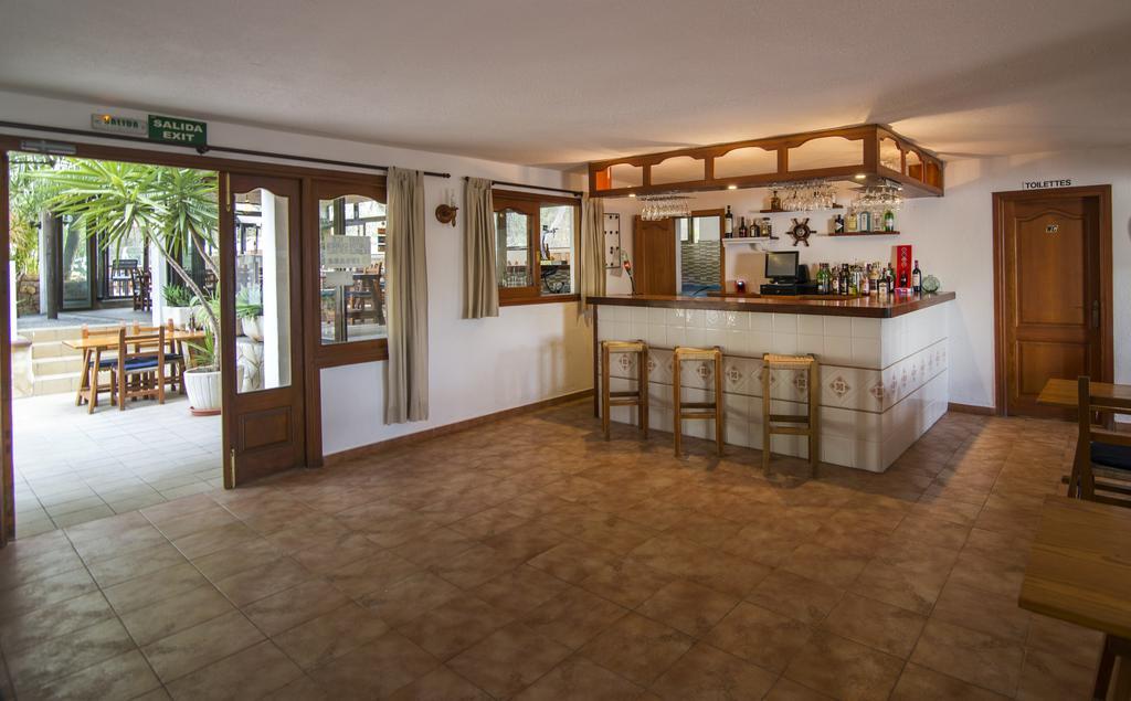 Hostal Cala Boix Es Cana Eksteriør billede