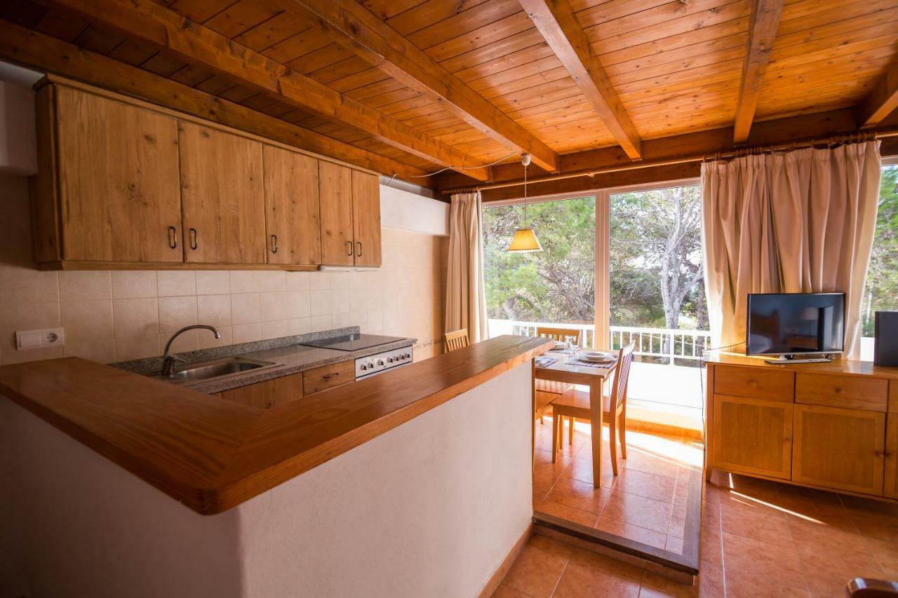 Hostal Cala Boix Es Cana Eksteriør billede