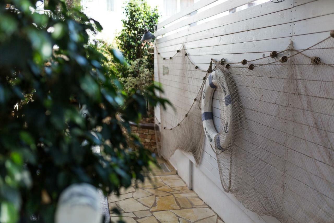 Hostal Cala Boix Es Cana Eksteriør billede