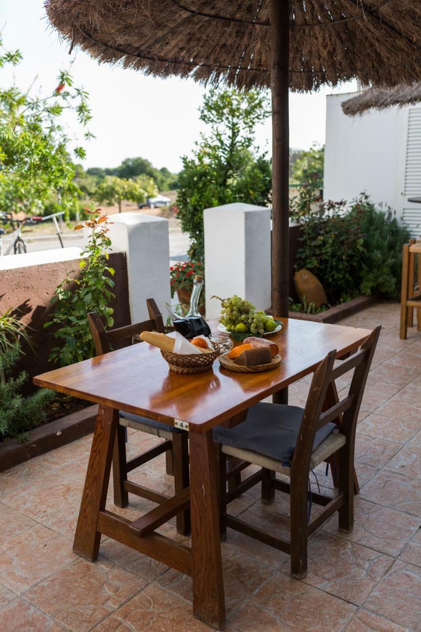 Hostal Cala Boix Es Cana Eksteriør billede