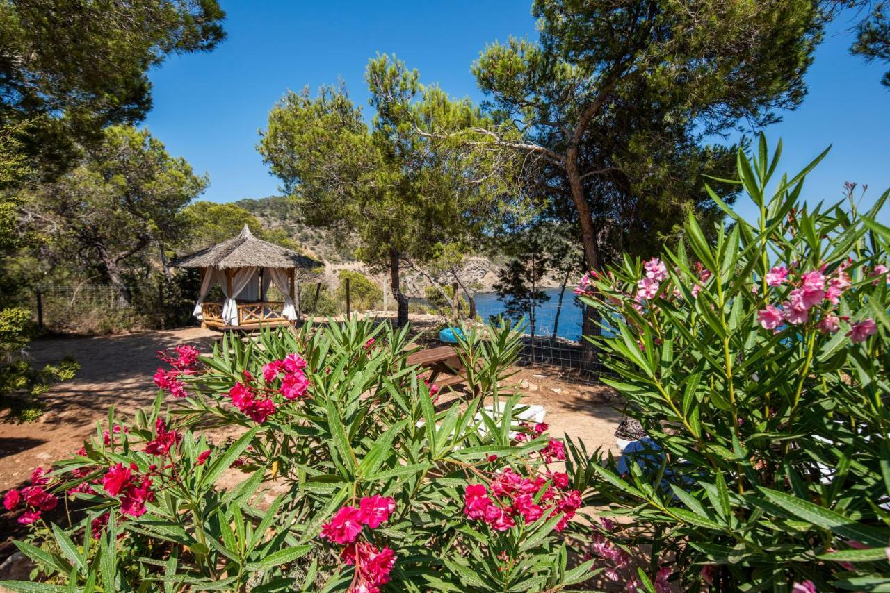 Hostal Cala Boix Es Cana Eksteriør billede