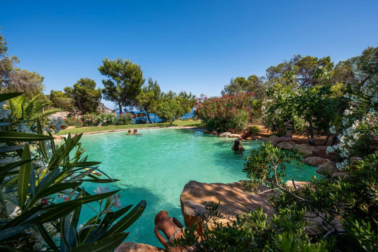 Hostal Cala Boix Es Cana Eksteriør billede