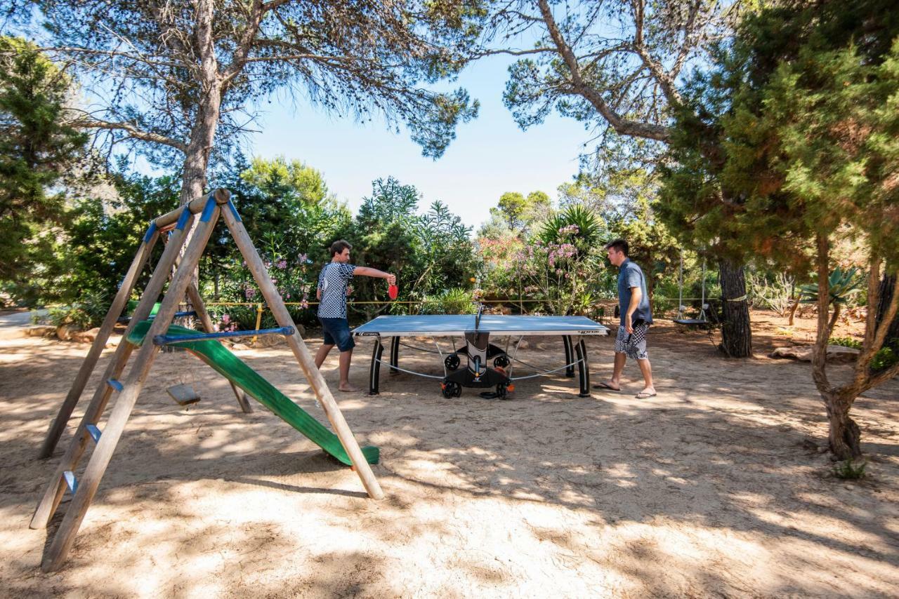 Hostal Cala Boix Es Cana Eksteriør billede